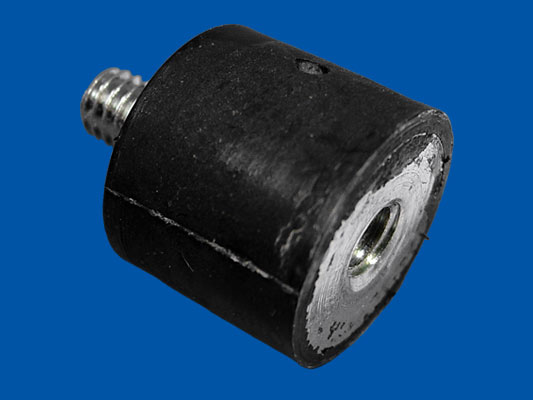 ISO-RUBBER MOUNTING STUD 5/16